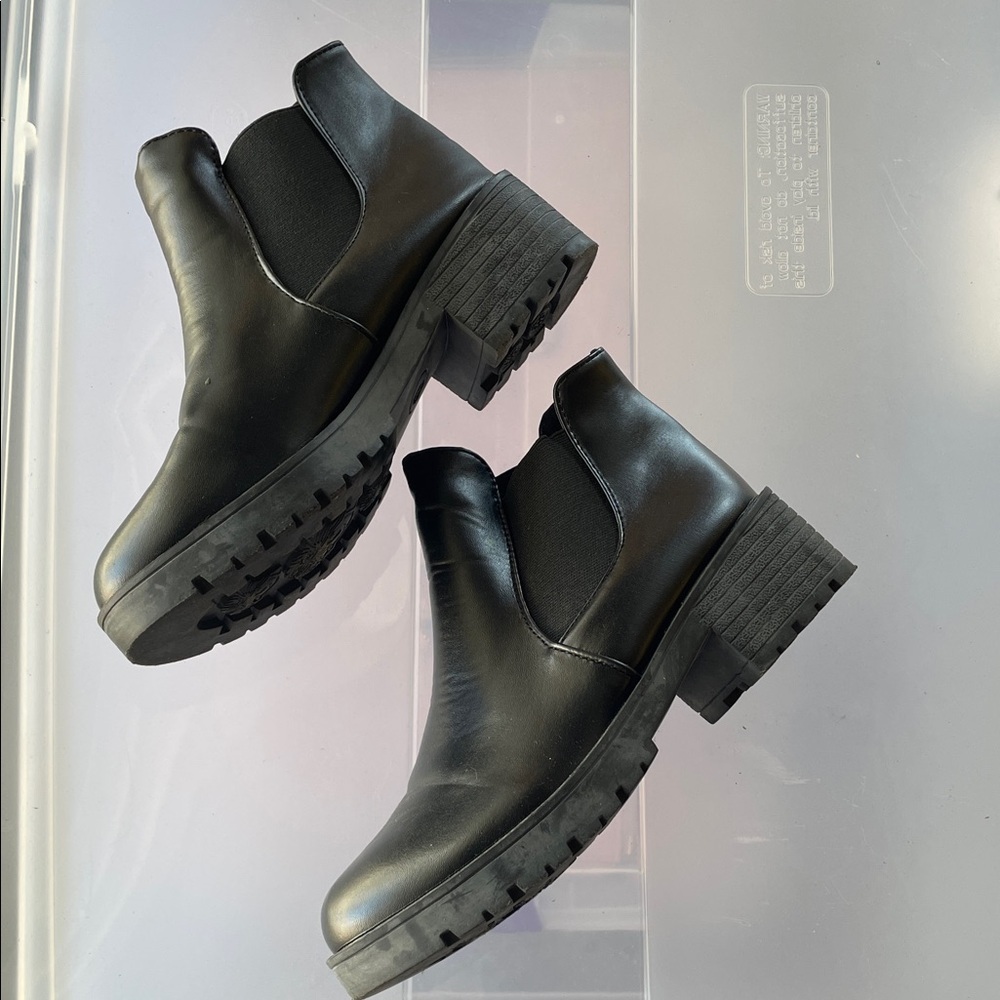 Anne Klein Black Heeled Boots